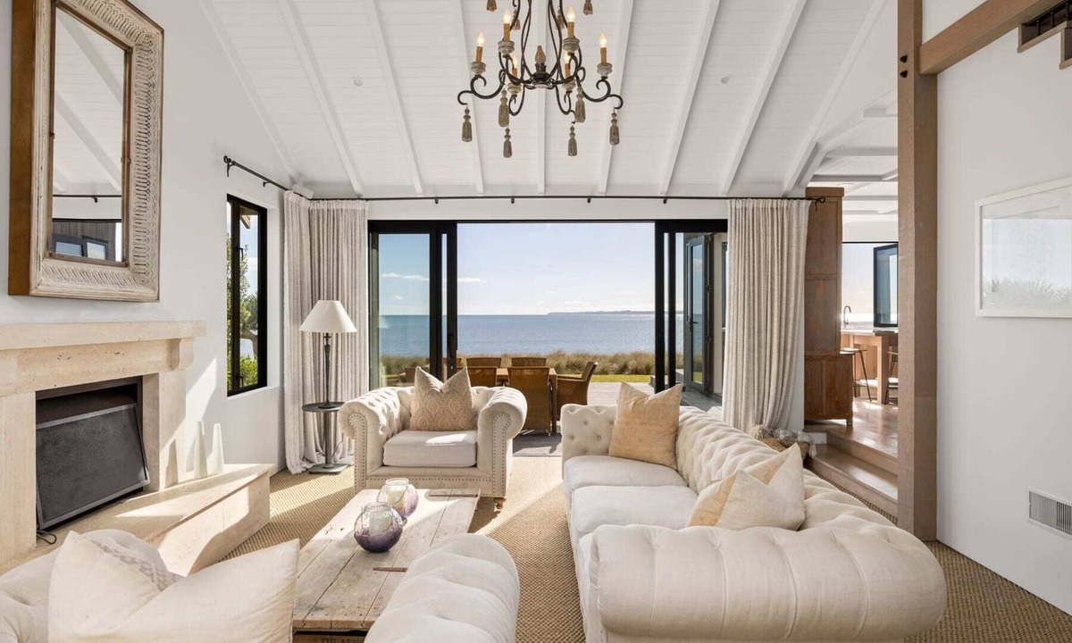 Papamoa Beach House | Beachfront Mediterranean Villa
