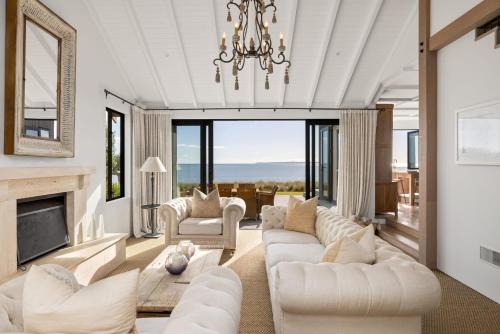 Papamoa Beach House | Beachfront Mediterranean Villa