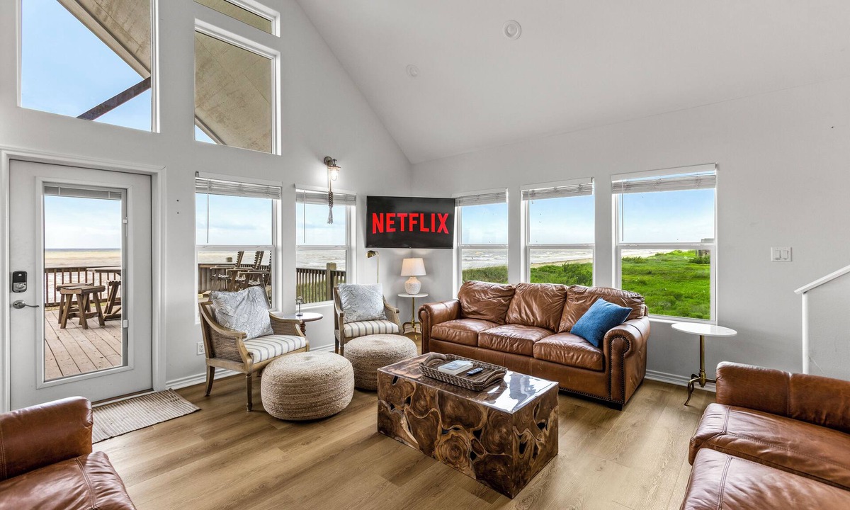 Port Bolivar House | Beachfront | Ocean Views, Loft & Bar