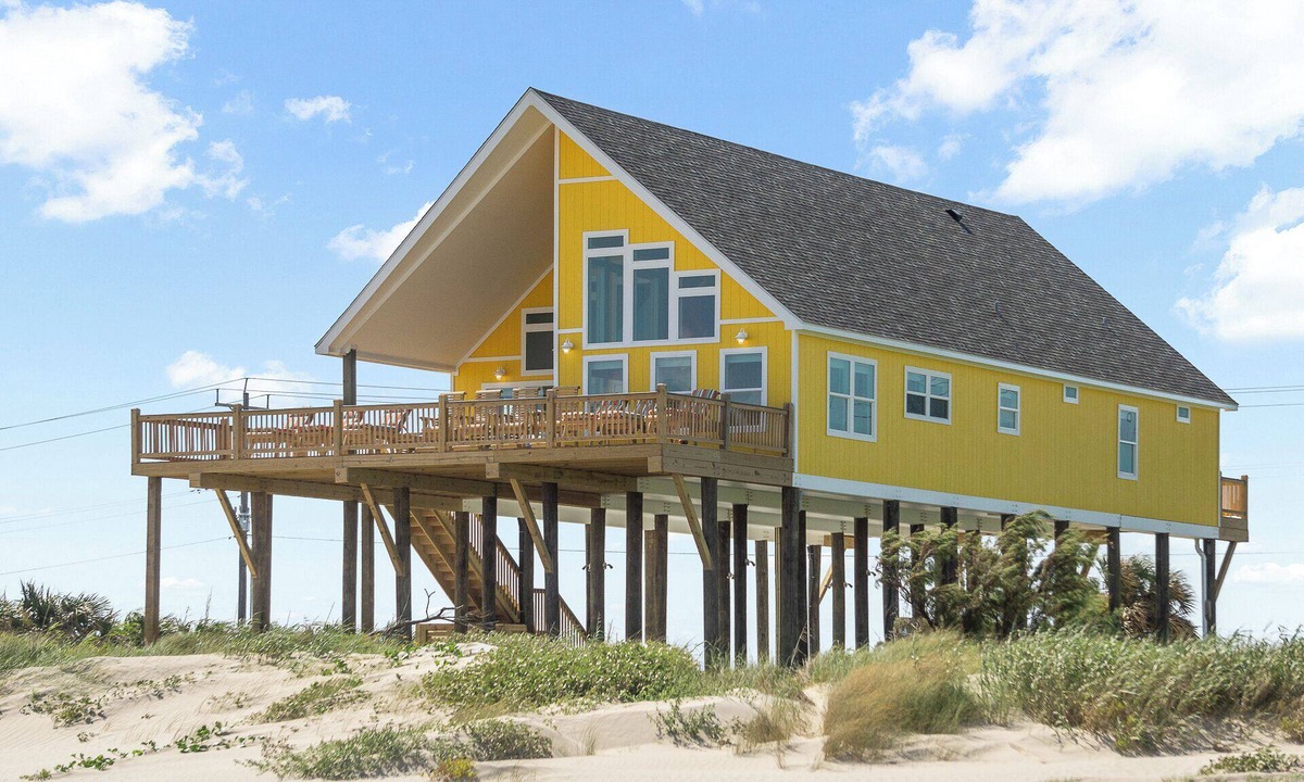 Port Bolivar House | Beachfront | Ocean Views, Sunroom & Pet-Friendly