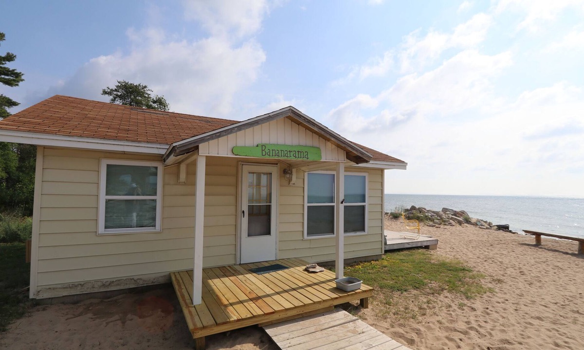 Long Lake Resort | Beachfront on Lake Huron!!