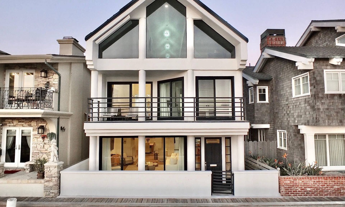 Peninsula House | Beachfront on the Peninsula - World Cup Nearby!