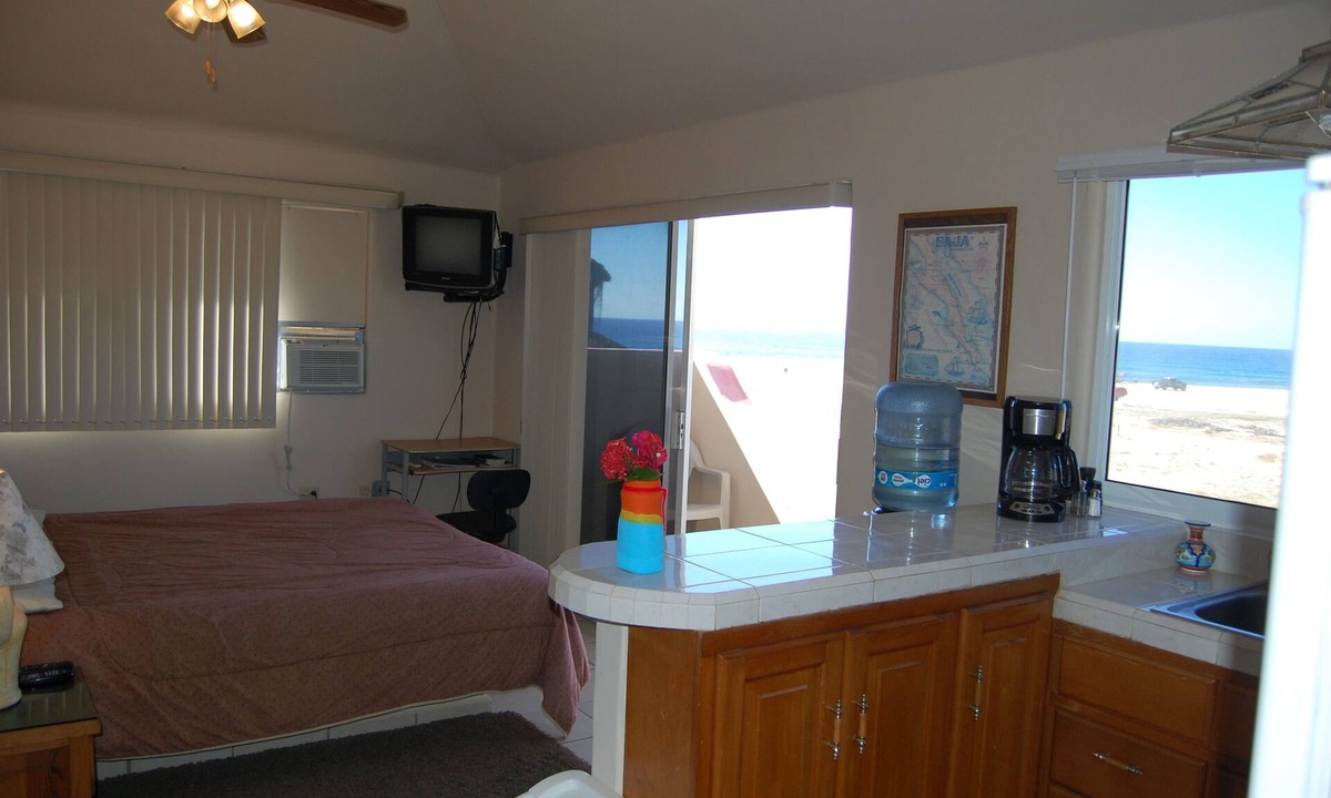 El Pescadero Apartment | Beachfront Penthouse w/Surf, Hot Tub & Pool