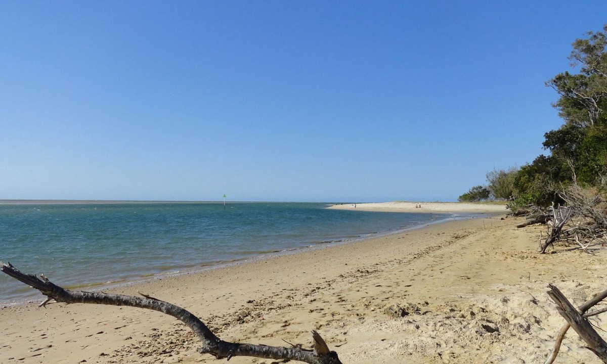 Toogoom House | Beachfront Rest - Absolute Beachfront!