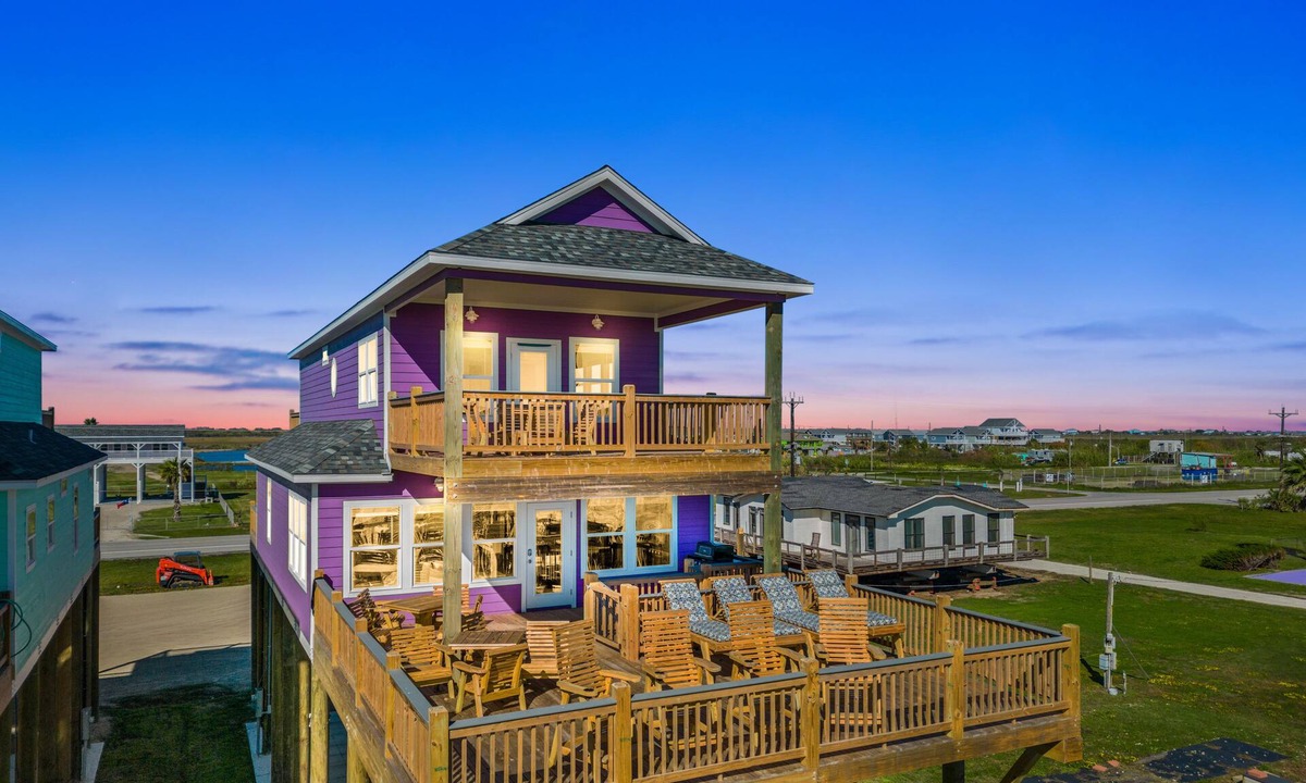 Port Bolivar House | Beachfront | Spacious, Pet-Friendly & Relaxing