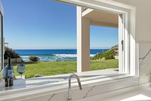 Wamberal Apartment | Beachfront Sunrise