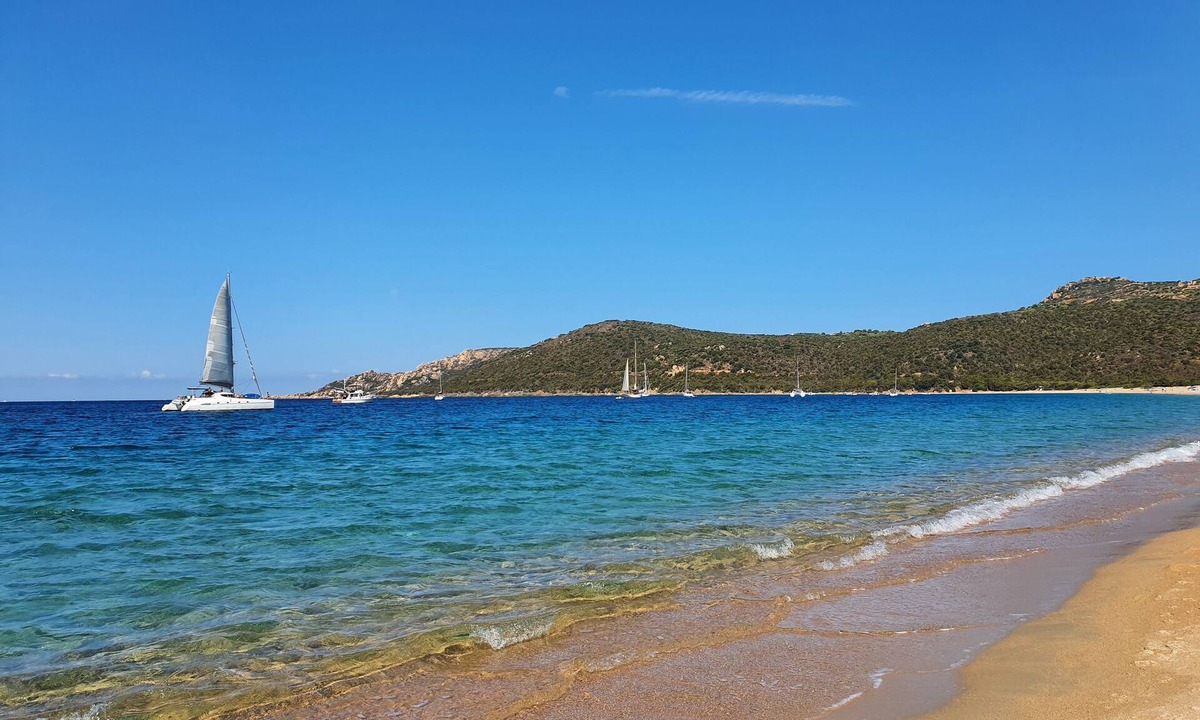 Tizzano Apartment | Beachfront T2 apartment