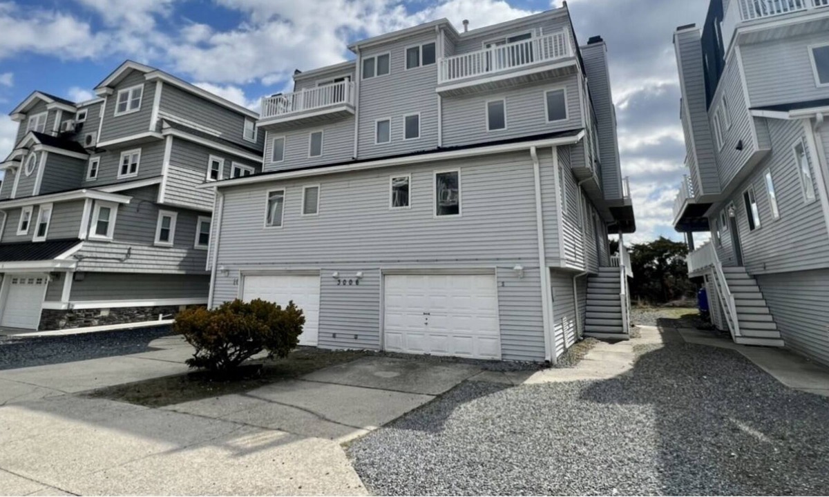 Sea Isle City House | BEACHFRONT TOWNHOME WITH A VIEW!