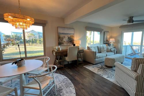 Beachwalk Apartment | Beachfront Saint Helena Island Condo with Amenities!