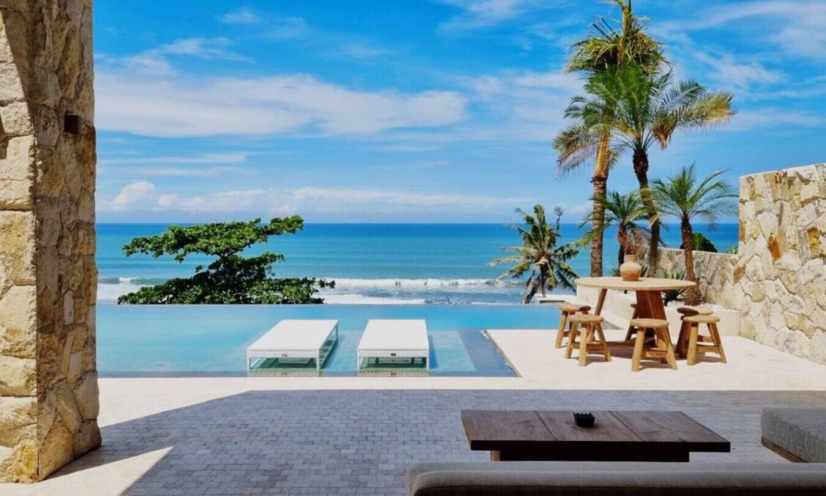 Suraberata House | Beachfront Views Balian LuxVilla
