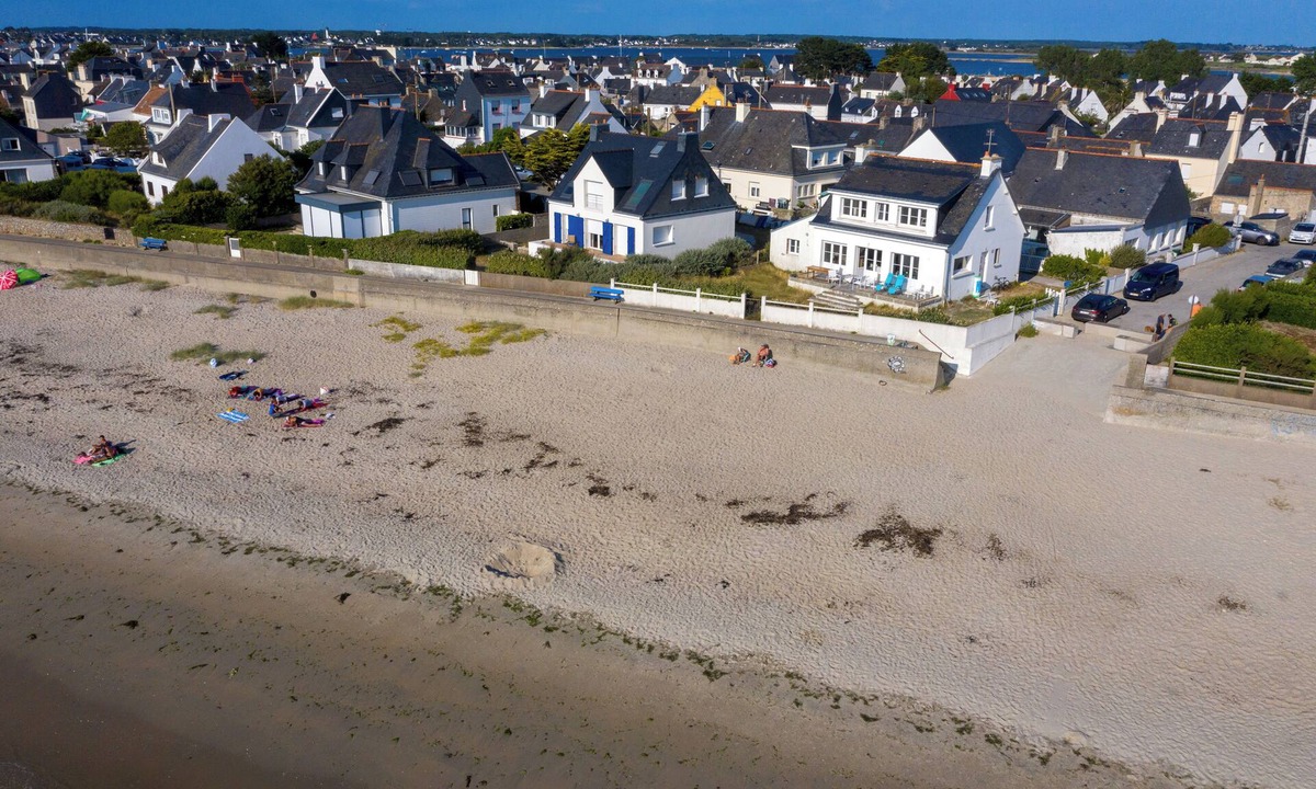 Gavres Villa | Beachfront villa. Exceptional view.Sleeps 8