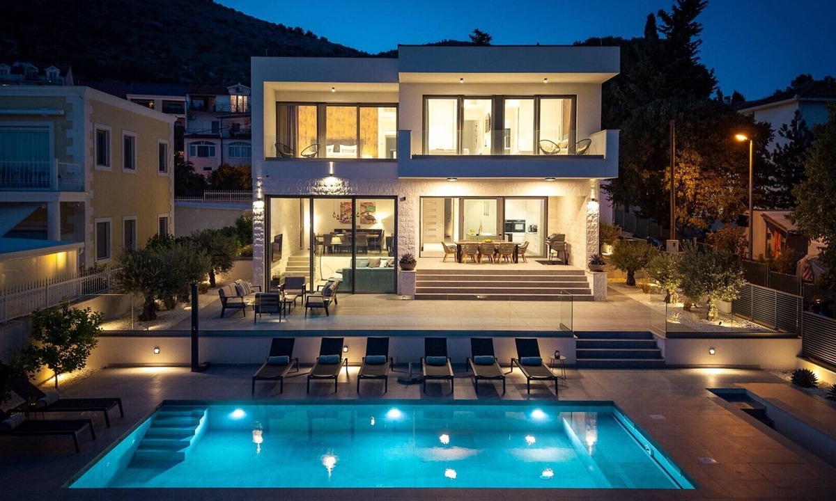 Seget Donji Villa | Beachfront Villa Luminara with 4 bedrooms, private pool, sauna