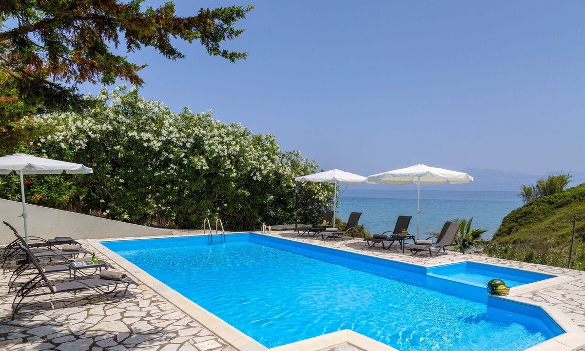 Termenades Villa | Beachfront villa, private pool & breathtaking view