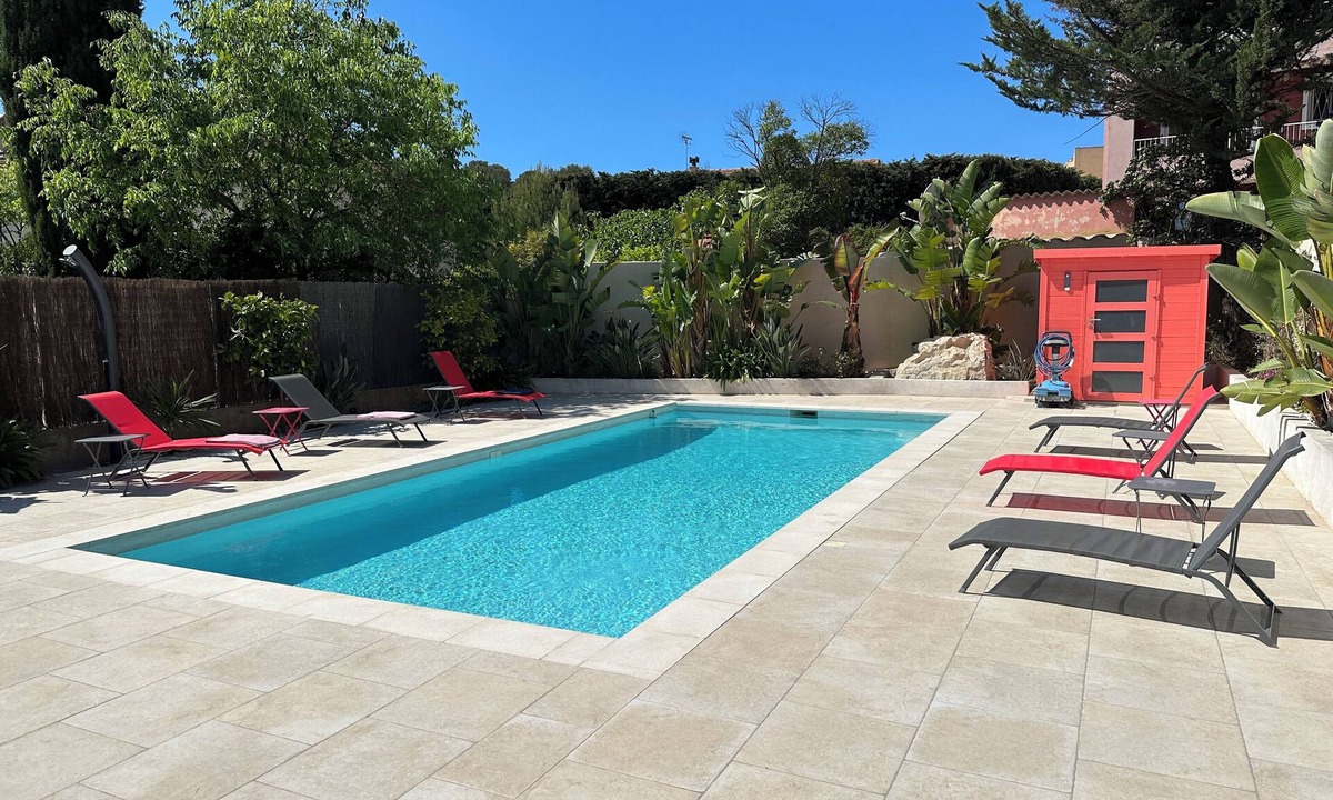 Le Pradet Villa | Beachfront villa with pool