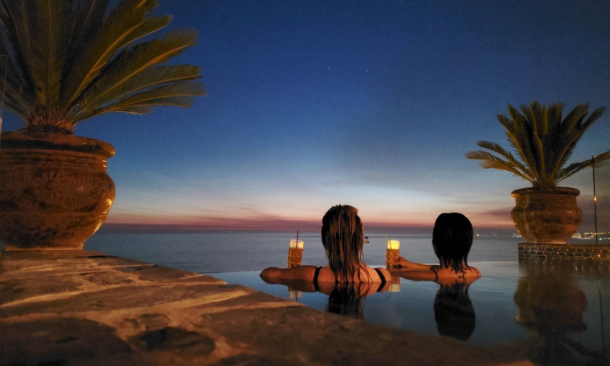 Primo Tapia House | BeachPleaseBaja - Hacienda with Infinity Jacuzzi!