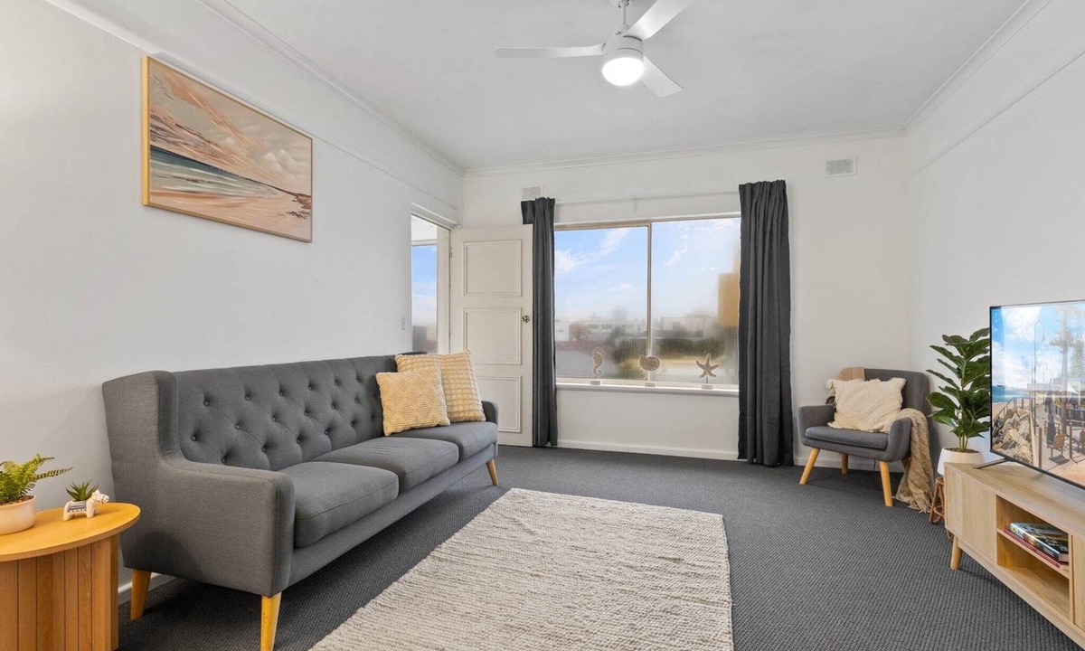 Glenelg North Apartment | Beachside 2-Bed Apartment with Balcony Views