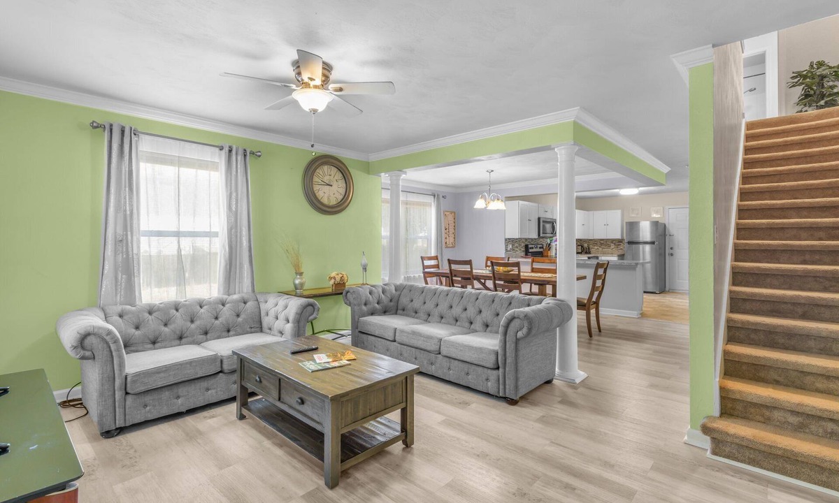 East Ocean View House | Beachside Bliss Block from the Shore - Seahorse