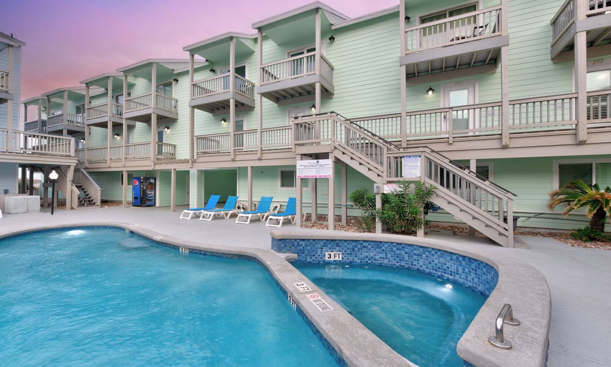 Corpus Christi Condo | Beachside Condo | Heated Pool, Hot Tub & Dune Views
