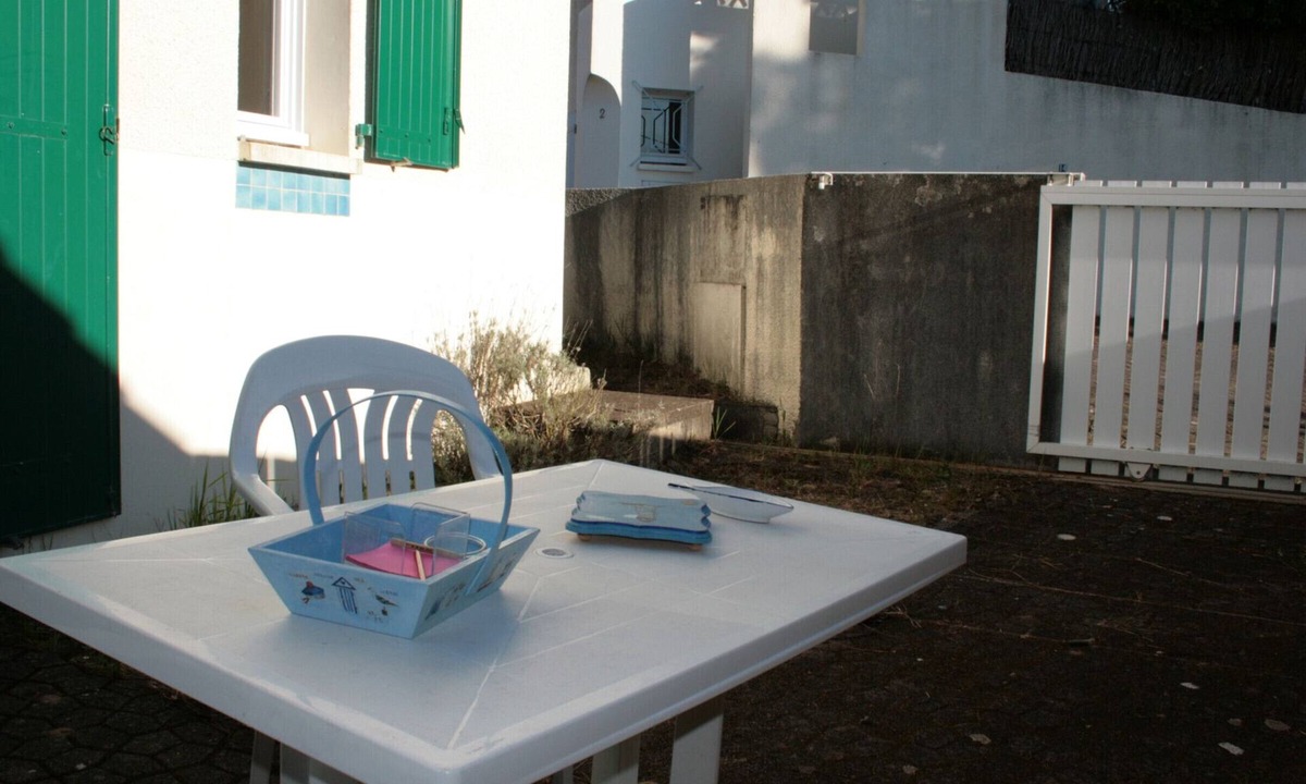 La Tranche-sur-Mer House | Beachside Escape: Cozy House Close to Forest and Beach, Pet-Friendly, WiFi, Parking