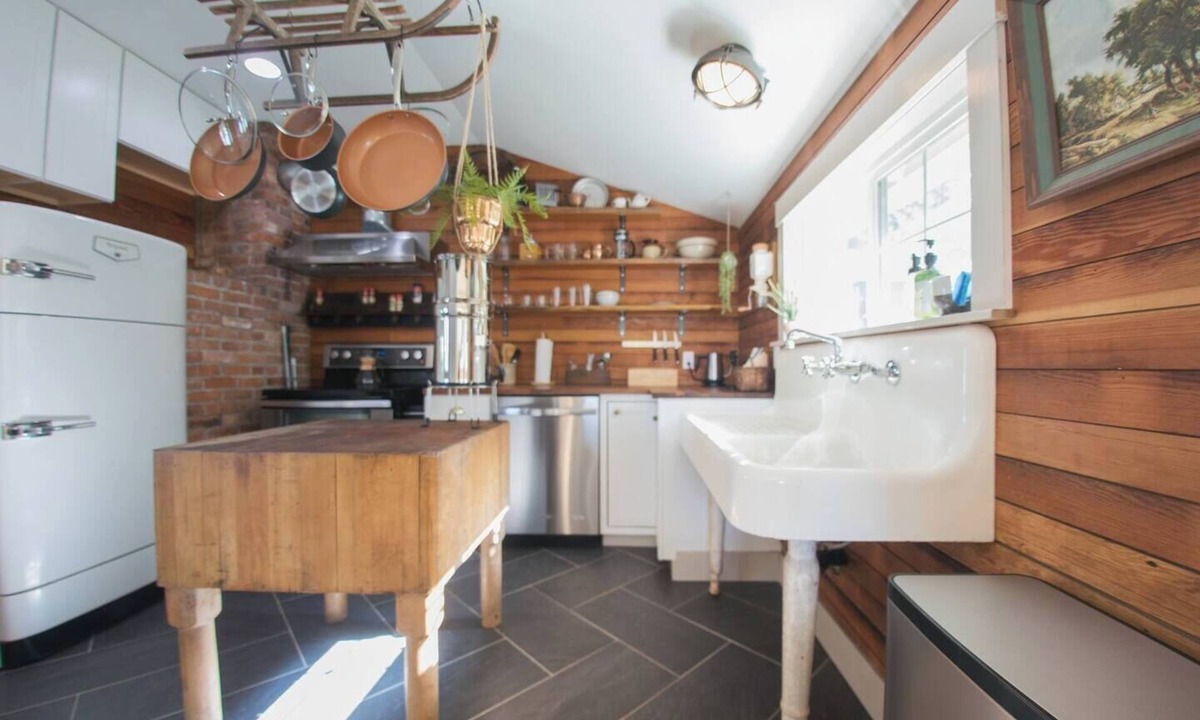 South Colby House | Beachside Escape w/Kayaks | Access to Seattle