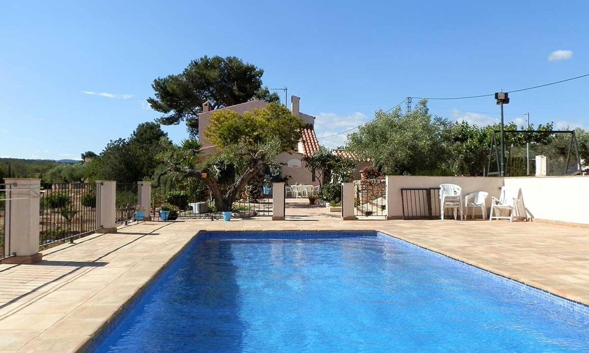 Costa Dorada Cottage | Beachside Haven: Private Pool, Pet-Friendly, Free WiFi, A/C Optional, Near Dog Beach