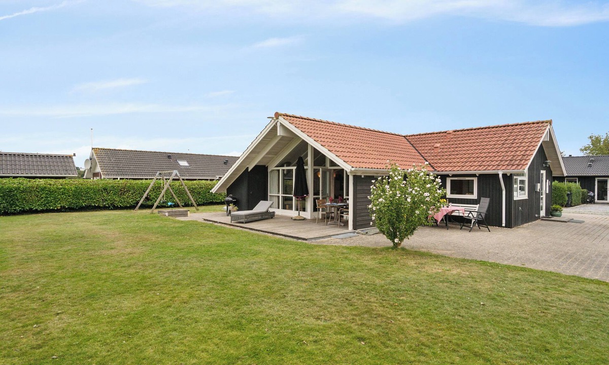 Broager House | Beachside holiday home for the whole family