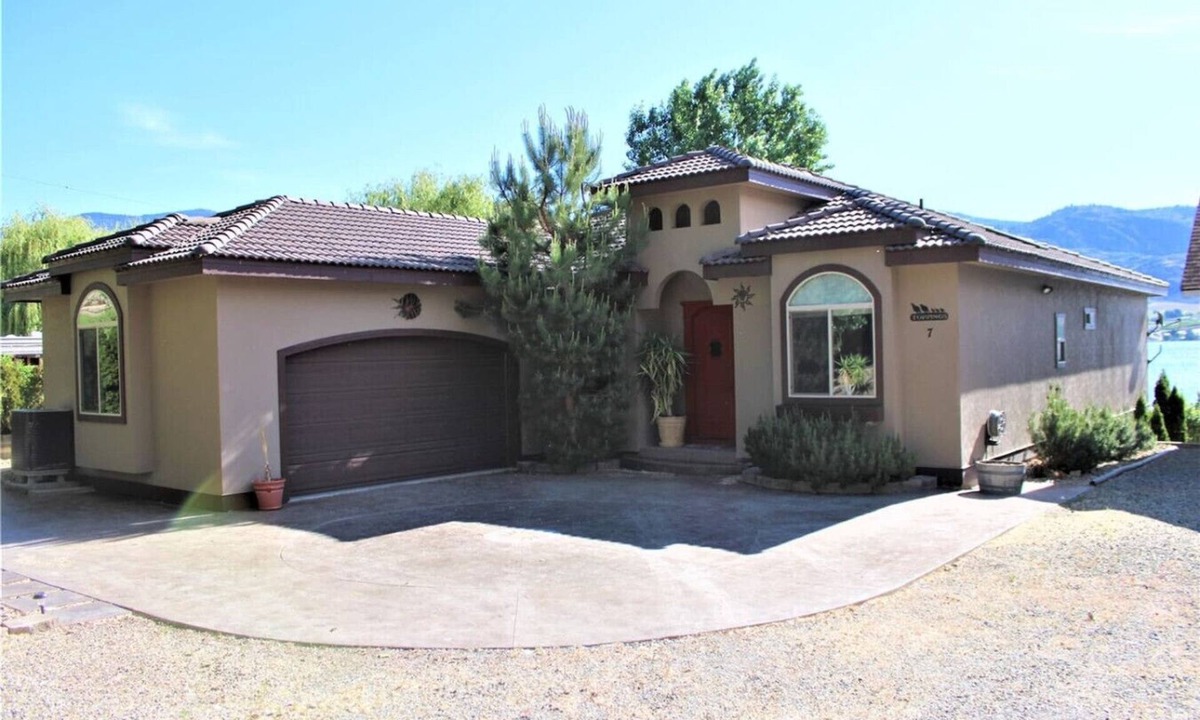 Oroville House | Beachside Oasis, Oroville