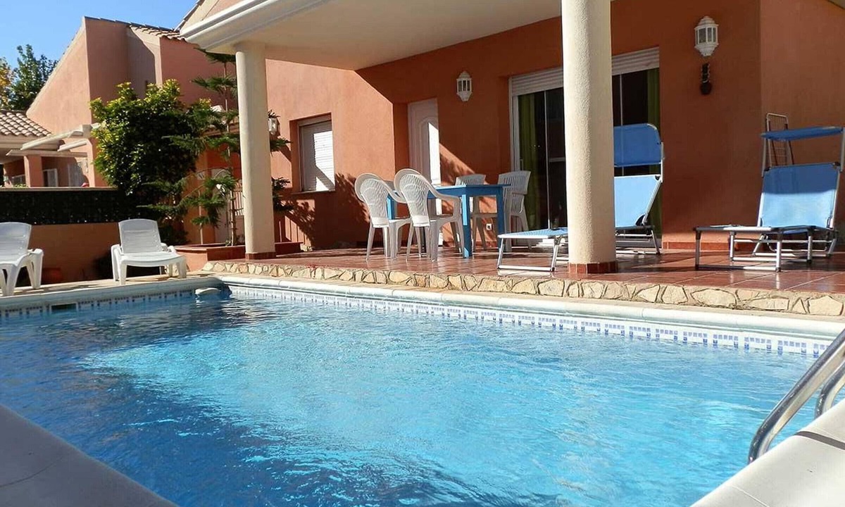 Riumar Cottage | Beachside Oasis: Private Pool, Pet Friendly, Free WiFi, Optional A/C, Dog Beach Nearby!