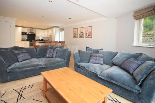 Treyarnon House | BEACHSIDE SPACIOUS apartment, private garden