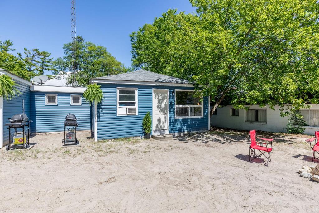 Wasaga Beach House | Beachside Summer Cabins