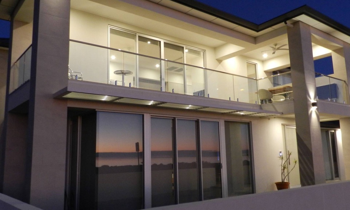Largs Bay Apartment | Beachside Sunset Vista Adelaide - couples getaway