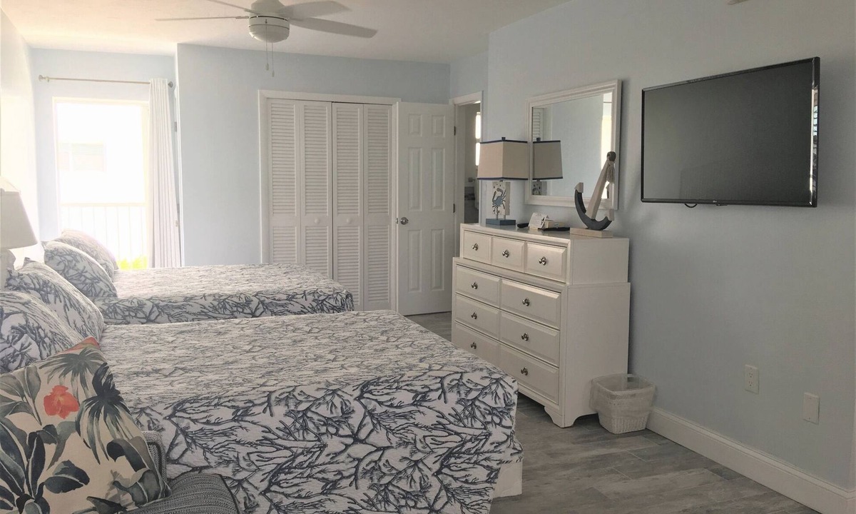 Key Colony Beach Apartment | Beachside Unit 39 - Key Colony