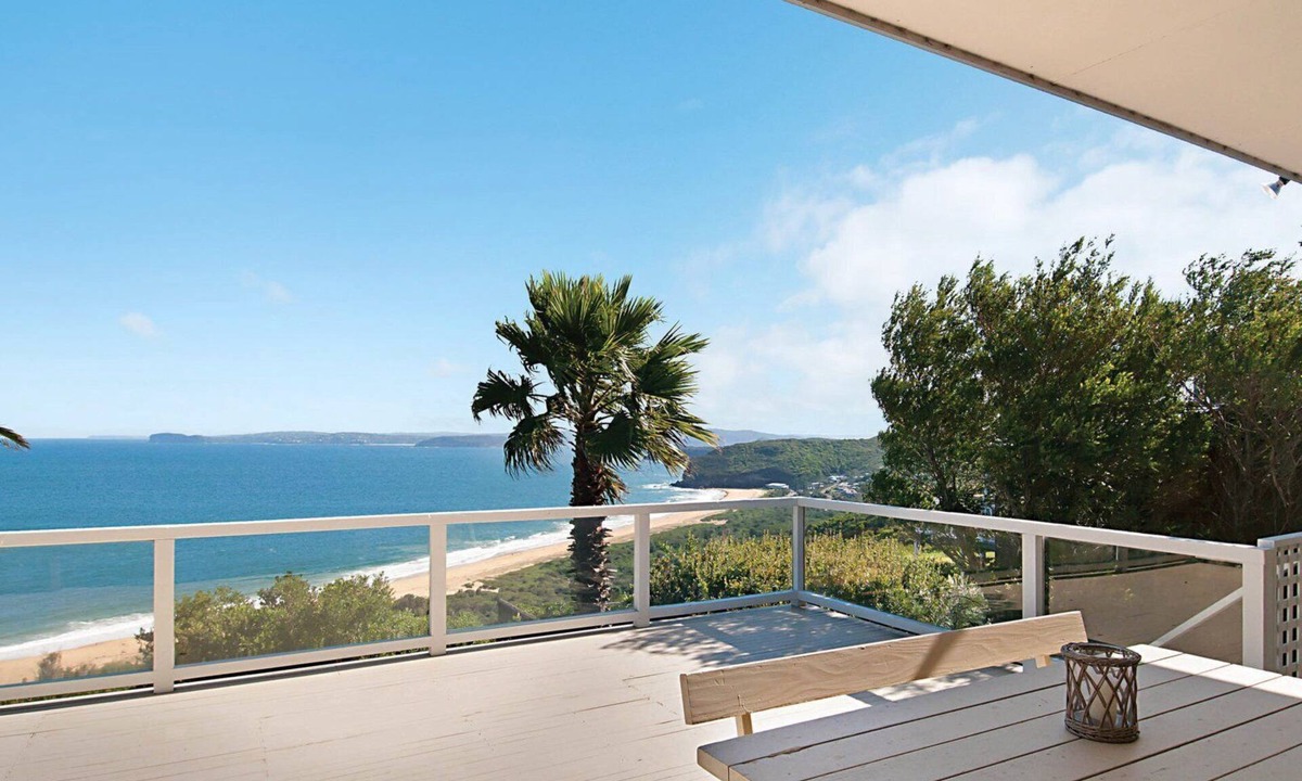 Killcare Heights House | Beachview by HolidayCo.