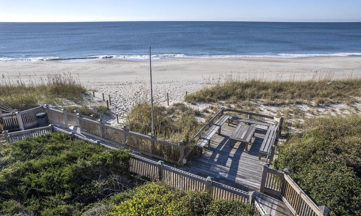 Pine Knoll Shores Condo | Beachwalk 205: After Dune Delight