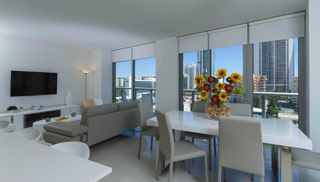 Hallandale Beach Apartment | Beachwalk Resort - Luxurious & Spacious 3/3 Condo