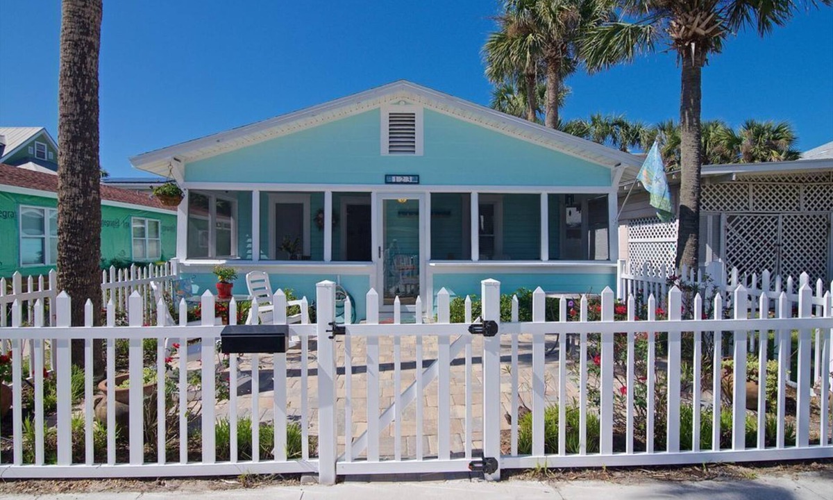 Jacksonville Beach Cottage | Beachy Cottage by the sea