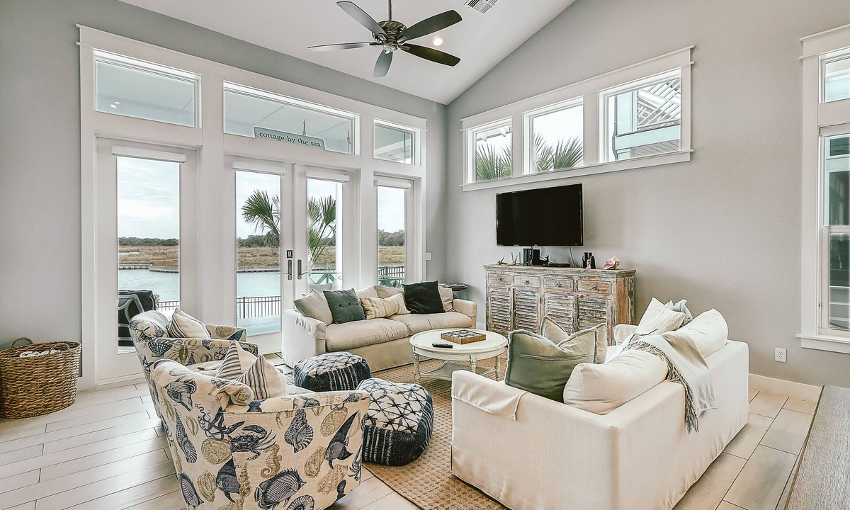 Rockport House | Beachy house with private dock, pool access, central AC & outdoor shower