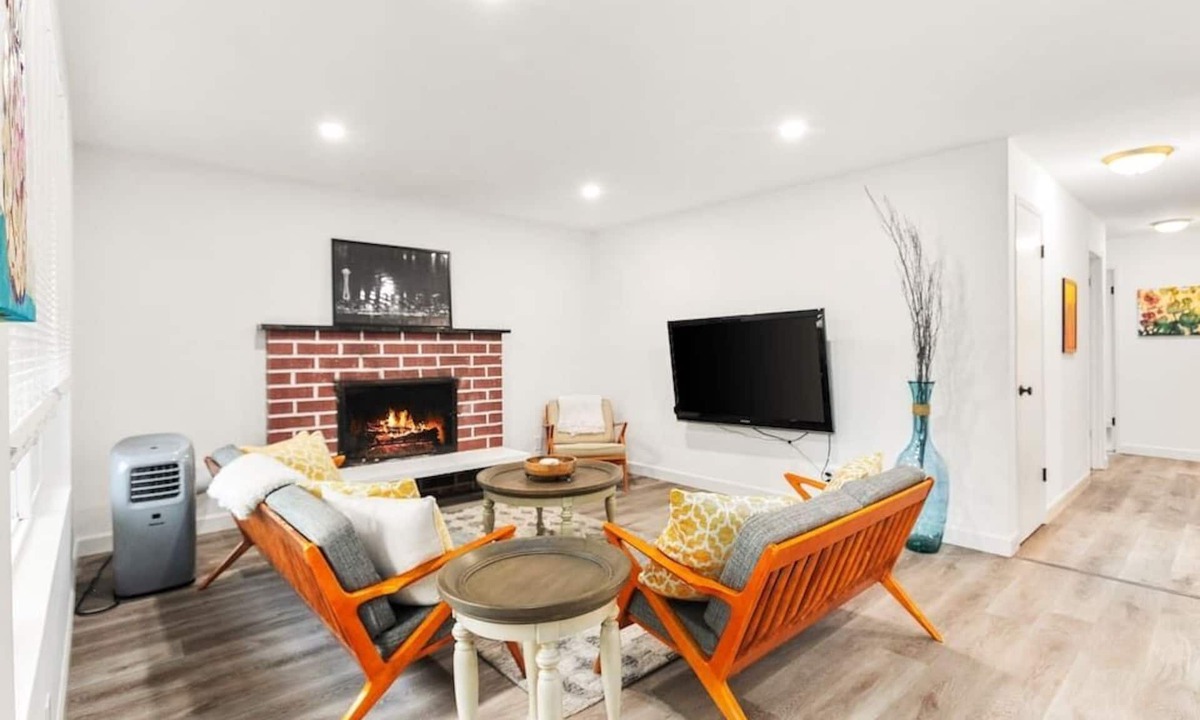 North Beacon Hill Condo | Beacon Hill Retro - Central Location