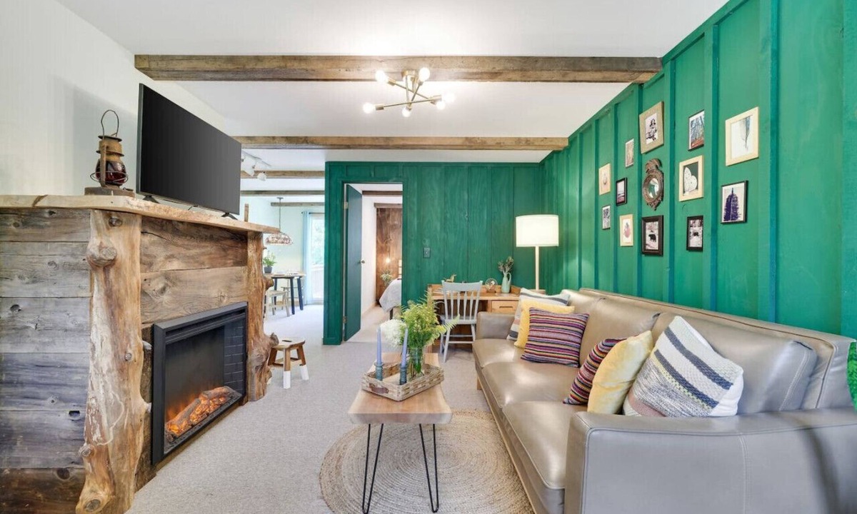 Greentown Condo | Bear Haven Cozy Poconos Cabin