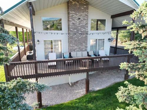 Sweetwater House | Bear Lake Emerald Retreat with lake view.