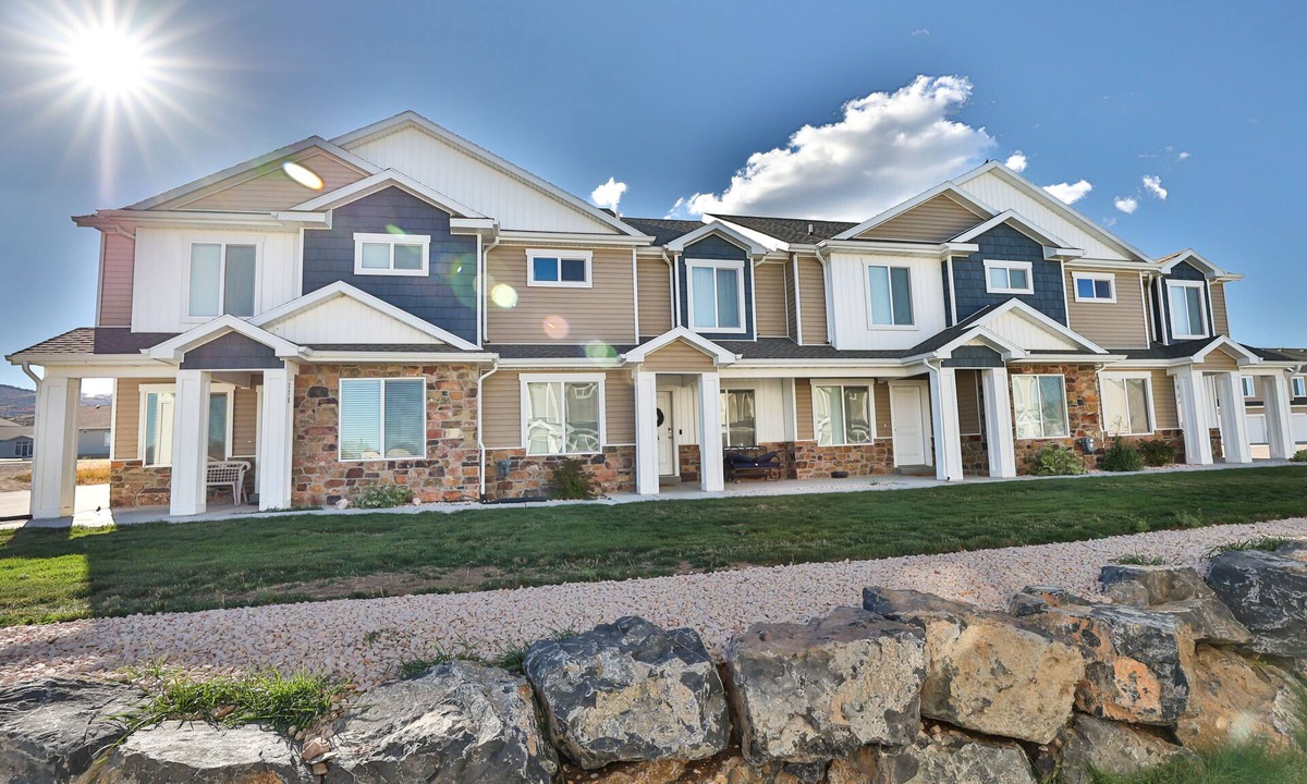 Garden City House | Bear Lake Escapes - Customizable for a group of ANY size!