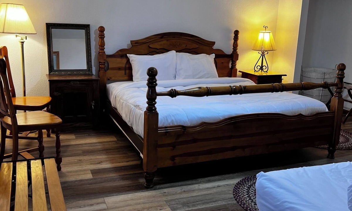 Paris House | Bear Lake Private Suite sleeps 3