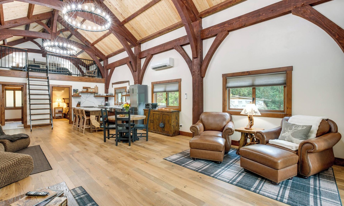 Sutter Creek Cabin | Bear Lodge Waterfront Cabin w/Level 2 EV Charger