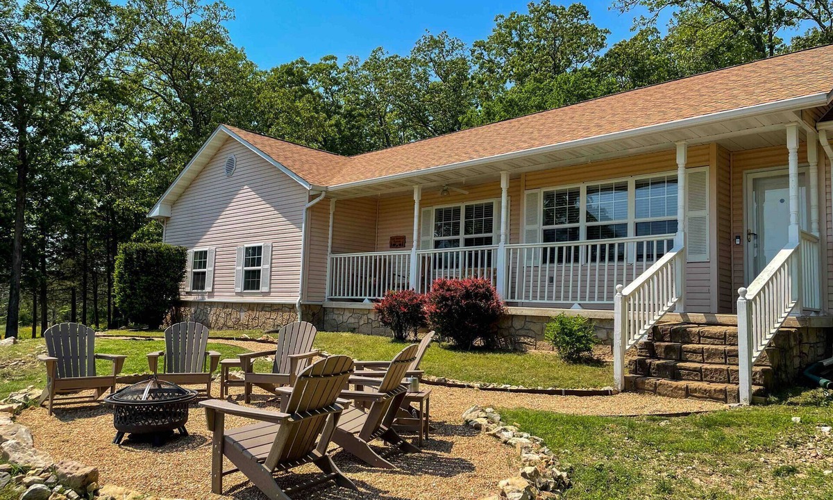 Marble Falls House | Bear Mountain Retreat: 6BR/3BA + Game Room and View!