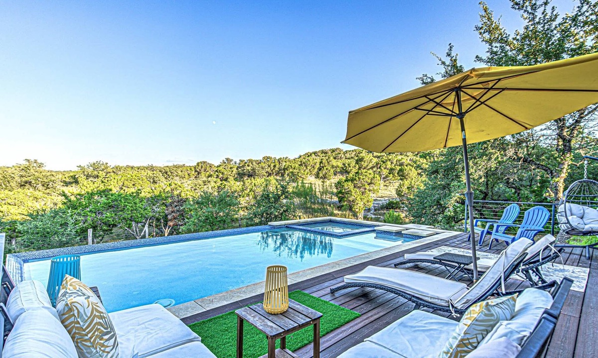 Pedernales Canyon Ranch House | Bear Moon Ranch - Hot Tub, Pool, Pickleball