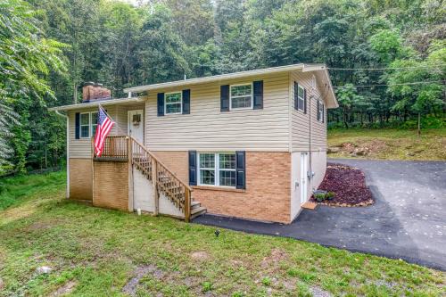 Johnson City House | Bear Oaks Retreat