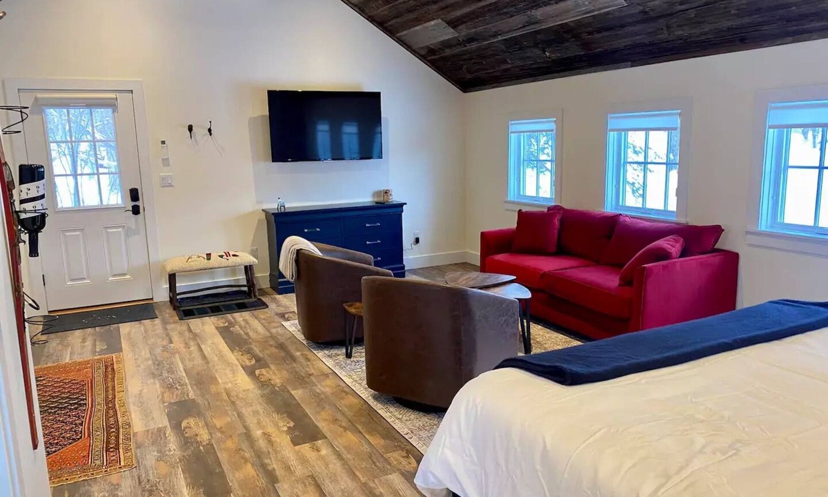 Manchester House | Bear Pass Bunkhouse