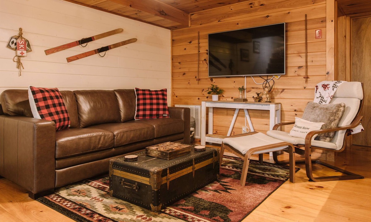 Wardsboro Ski Chalet | Bear Paw Cabin - Game Room Fire Pit Golf Hike