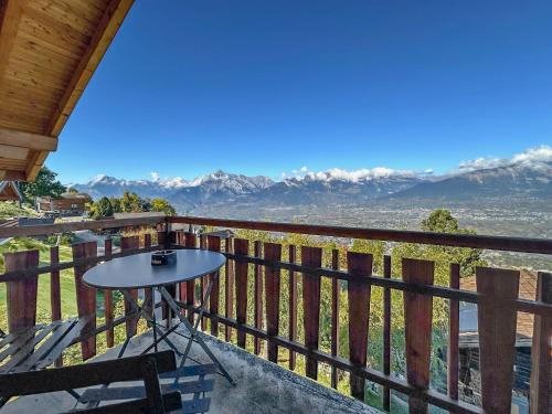 Les Mayens-de-Sion Apartment | Bear Ridge Retreat - 8mns to slopes - Swiss Alps