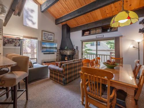 Kings Beach House | Bear's Den